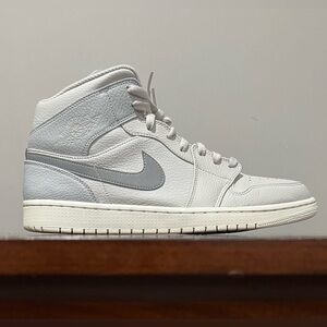 Jordan 1 Mid SE Grey Fog - size 12 (wear, creasing, unyellowed)